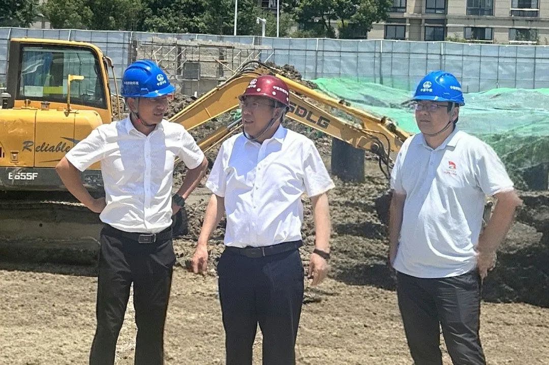 公司黨委書記、董事長(zhǎng)李明華到蘇州清樹灣項(xiàng)目檢查指導(dǎo)工作.jpg