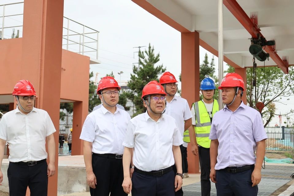 公司黨委書記、董事長李明華一行到姜堰項目、成都區(qū)域項目檢查指導工作.jpg
